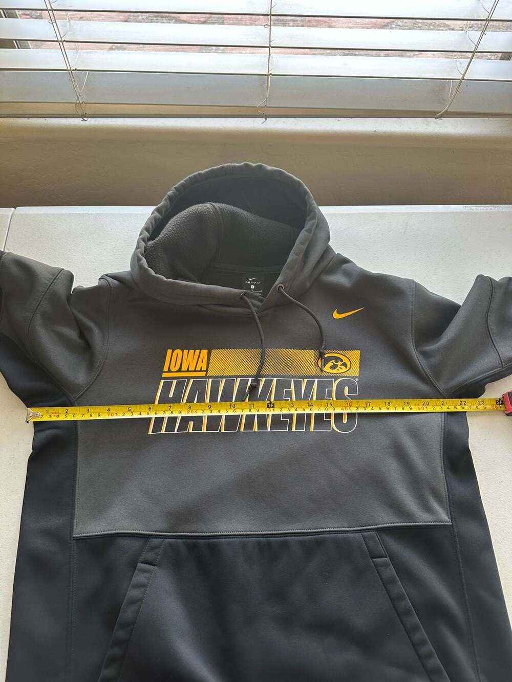 Nike Therma Dri-FIT On Field Iowa Hawkeyes Hoodie Men’s L Gray Black - Picture 7 of 11